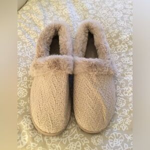 Skechers Women's Blush colored slippers